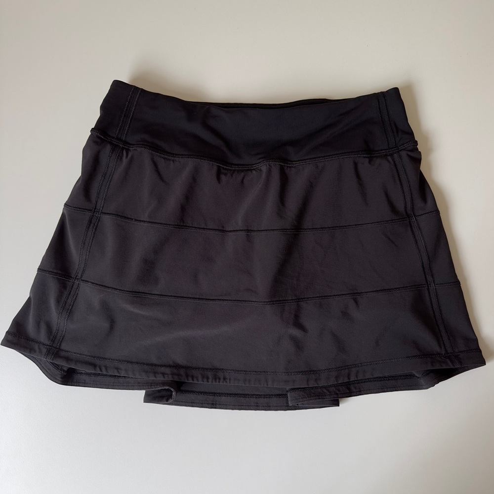 Black lululemon pace rival 12” skirt size 4